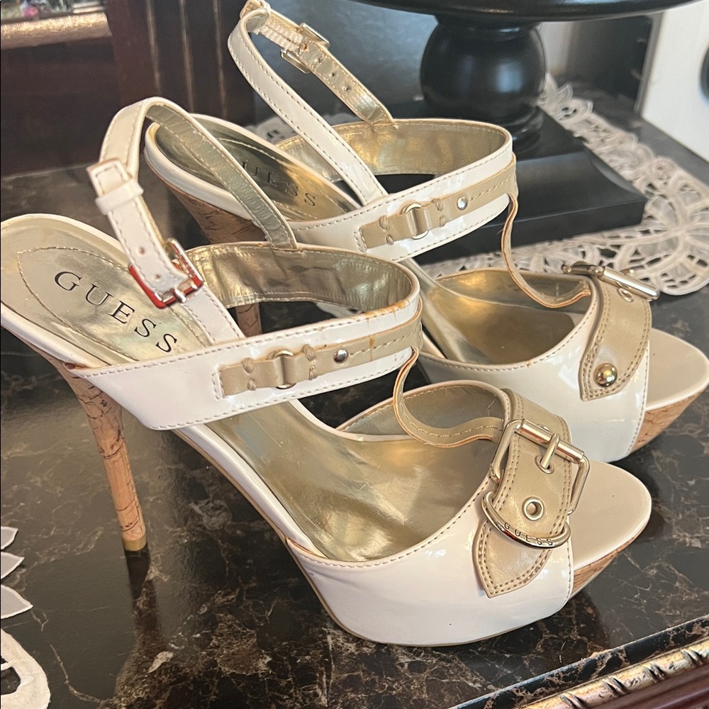 GUESS Women's Elegant Pumps 8